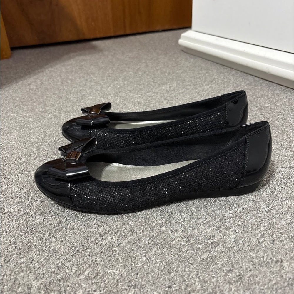 Anne Klein Sport Sparkly Black Flats with Bows - Picture 4 of 12